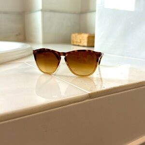 Electric Encelia Tortoise Sunnies🔥